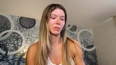 Vivian Evans online show from 22, 6, 2026