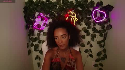 Vivian online show from 4, 2, 2026