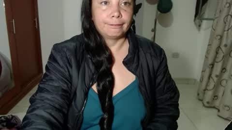 vivian_milf_paint online show from 10, 10, 2025