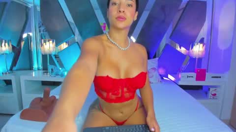 Vivian Monroe online show from 23, 5, 2026