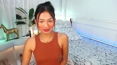 Vivian online show from 10, 3, 2025