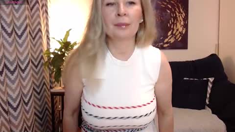 Vivian online show from 12, 11, 2025