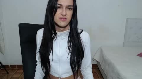 instagram Viviana73215 online show from 13, 5, 2026