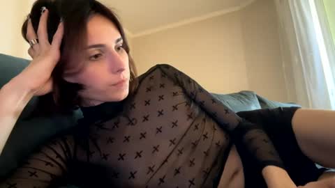 Snapshot of vivianglow chatting on 1, 7, 2026 vivianglow online show from 1, 7, 2026