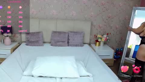 Vivian online show from 10, 10, 2025