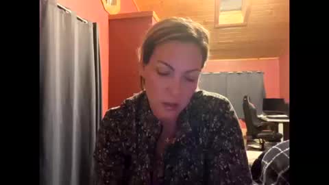 VivianLuxe online show from 18, 10, 2025