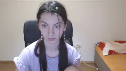 Vivian Gray online show from 6, 12, 2024