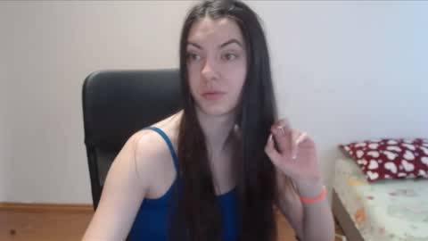 Vivian Gray online show from 1, 1, 2025