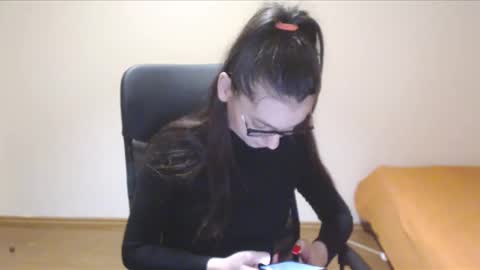 Vivian Gray online show from 6, 2, 2025