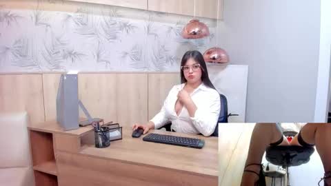 Vivian online show from 11, 11, 2025