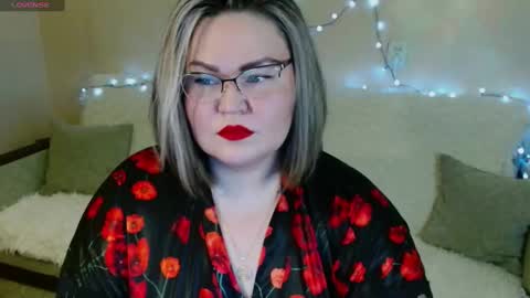 Vivien online show from 2, 2, 2025