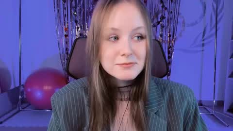 Vivien online show from 16, 2, 2025