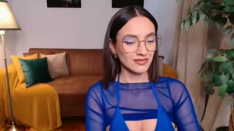 Vivienne online show from 3, 5, 2026