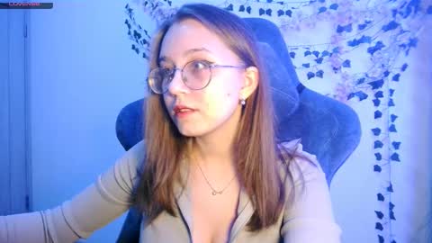 vivivivikkie online show from 5, 10, 2025