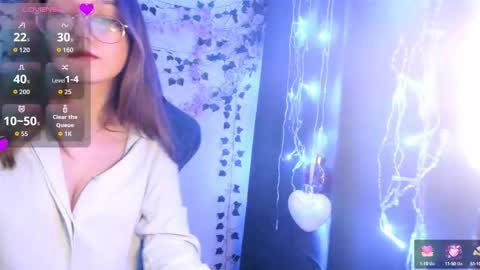 vivivivikkie online show from 9, 10, 2025