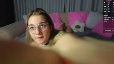 Snapshot of vivyboo111 chatting on 10, 11, 2025 vivyboo111 online show from 10, 11, 2025