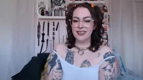 Snapshot of vixinvvitch chatting on 2, 5, 2026 VIXIN online show from 2, 5, 2026