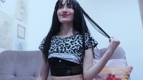 Snapshot of vlad_lola chatting on 18, 10, 2025 LOLA online show from 18, 10, 2025