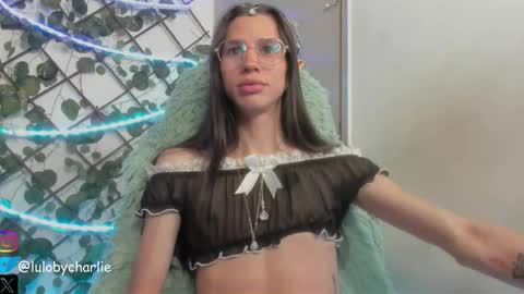 Snapshot of vodkadelulo_ chatting on 1, 2, 2026 vodkadelulo online show from 1, 2, 2026