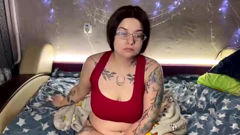 Snapshot of volshebnik_130 chatting on 1, 2, 2025 Volshebnik1302 online show from 1, 2, 2025