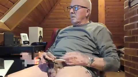 Snapshot of vonrex1 chatting on 6, 1, 2025 heinz online show from 6, 1, 2025