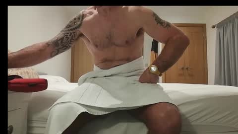 voyeur1391365 online show from 17, 9, 2025