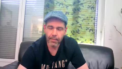 voyeuredeluxe online show from 8, 1, 2026