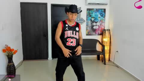 voyeurism_guys online show from 14, 11, 2025