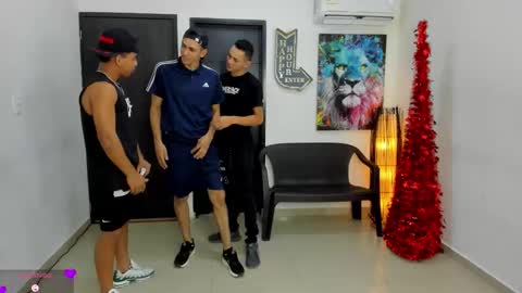 voyeurism_guys online show from 27, 11, 2025