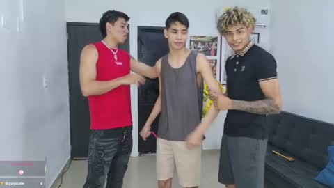 voyeurism_guys online show from 28, 4, 2026