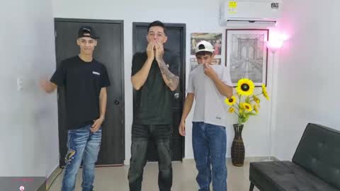 voyeurism_guys online show from 19, 5, 2026