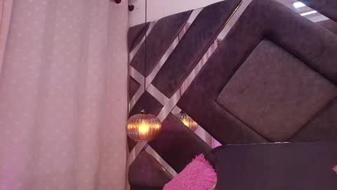 Snapshot of vvioleta_ chatting on 4, 1, 2025 Violeta online show from 4, 1, 2025