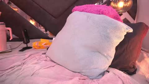 Snapshot of vvioleta_ chatting on 22, 2, 2025 Violeta online show from 22, 2, 2025