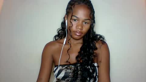 vynarahot online show from 10, 5, 2026