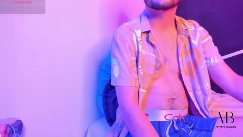 Snapshot of vynny_blacke_ chatting on 15, 10, 2025 Vynny Blacke online show from 15, 10, 2025