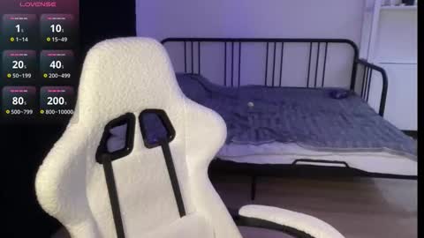 Snapshot of w33d7 chatting on 26, 11, 2025 Alice Before pvt write to me in PM online show from 26, 11, 2025