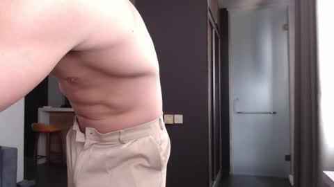 Snapshot of w_witcher chatting on 8, 10, 2025 w_witcher online show from 8, 10, 2025