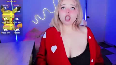 Snapshot of waifumochi_chan chatting on 25, 9, 2025   online show from 25, 9, 2025