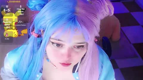 Snapshot of waifumochi_chan chatting on 4, 10, 2025   online show from 4, 10, 2025