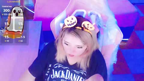 Snapshot of waifumochi_chan chatting on 9, 10, 2025   online show from 9, 10, 2025