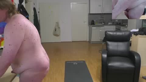 Snapshot of waldw123 chatting on 29, 4, 2026 Yarlim online show from 29, 4, 2026