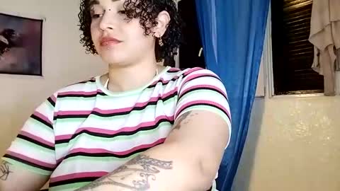 Snapshot of wallace_juli chatting on 28, 10, 2025 Juli online show from 28, 10, 2025