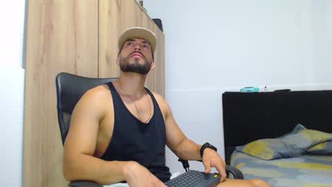 Snapshot of walter_brownn01 chatting on 8, 11, 2025 WALTER BROWN online show from 8, 11, 2025