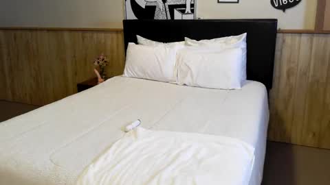 wanderlustgaal online show from 7, 10, 2025