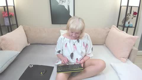 wanessaraso online show from 21, 10, 2025