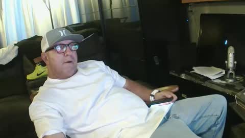 Snapshot of wantitbutyoucanthaveit chatting on 19, 4, 2026 inittogetitin online show from 19, 4, 2026