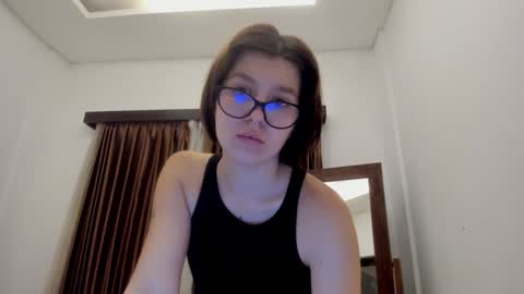 Snapshot of warm_june chatting on 12, 1, 2025 June online show from 12, 1, 2025