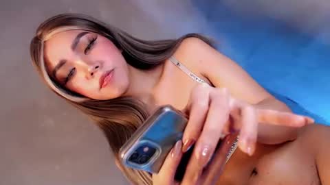 Isla Fox online show from 18, 9, 2025