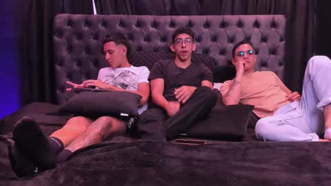 Jhonny Dick  his neighbors. online show from 3, 2, 2026