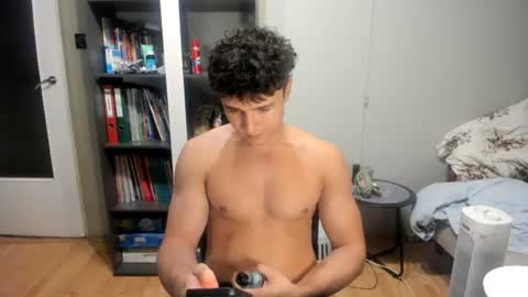 wee_willy_winky online show from 15, 7, 2026